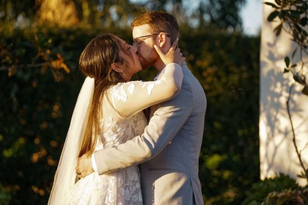 Read more about the article 10 Wedding Photography Tips for Capturing Stunning & Timeless Moments