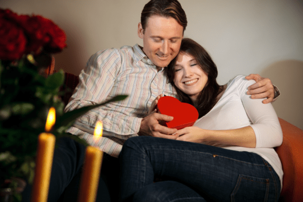 valentine-s-day-couple-exchanging-gifts